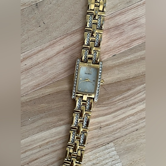 Citizen Eco-Drive Ladies Watch Crystals Pearl Dial Gold Tone Bracelet Solar - Picture 3 of 12